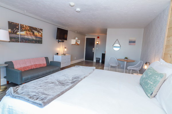 SUNRISE KING BALCONY