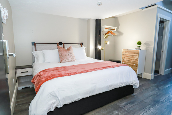 ROSE GOLD KING / INSIDE