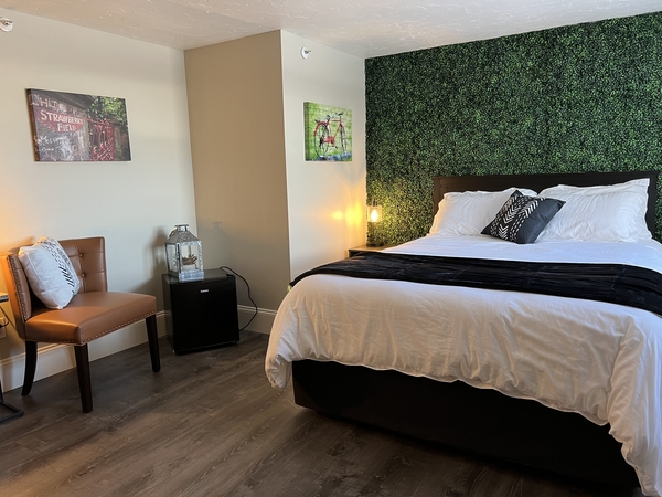 Rm114 - Strawberry Fields